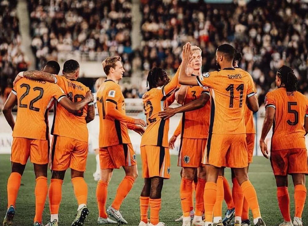 荷兰4球暴打鱼腩！英超帮包办进球，加克波8.6分打脸克洛普？