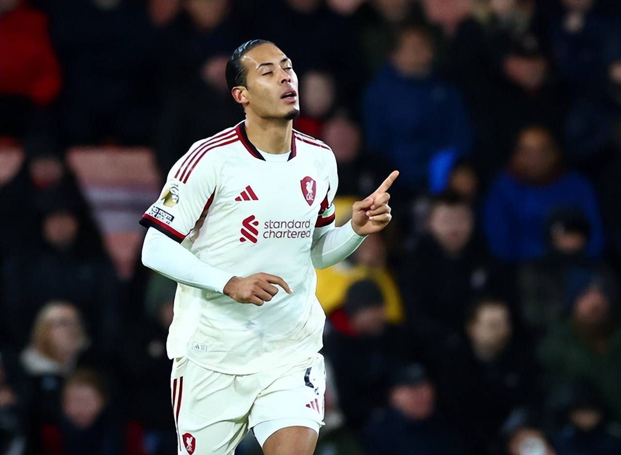 补时绝杀！利物浦轰然倒下，斯洛特不敢相信，第4的位置岌岌可危